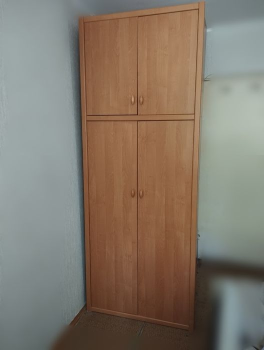 Висока шафа/тумба/комод  для одягу