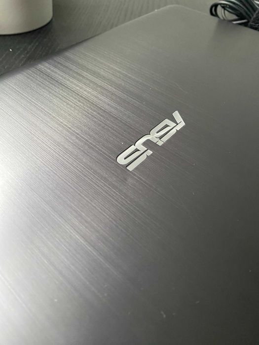 Asus VivoBook S15 – i7, 12GB RAM, SSD 256GB, MX150