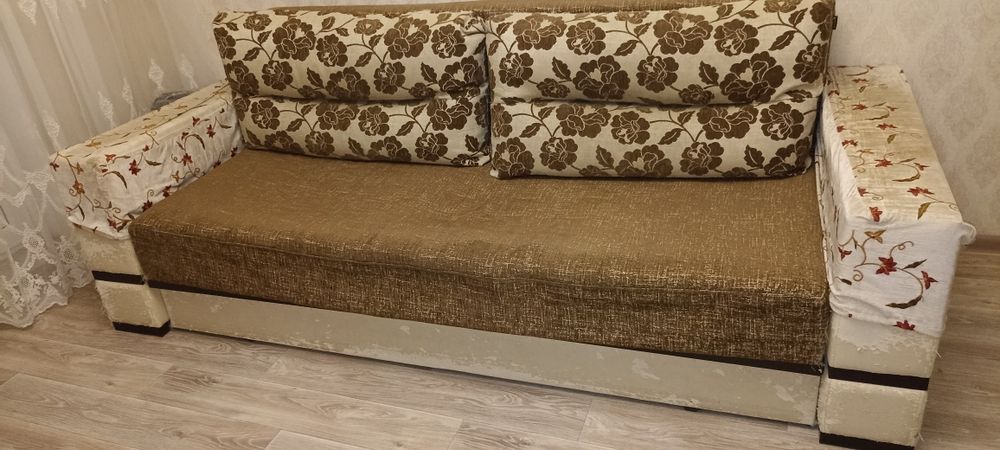 Прямий диван Konstanta