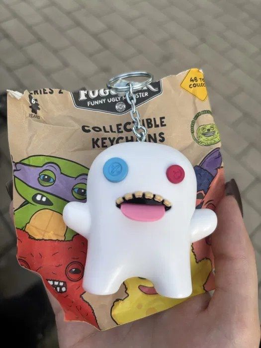 Білий пухнастий Фуглер. Брелок Fuggler White Tongue 6 Rare. 380грн