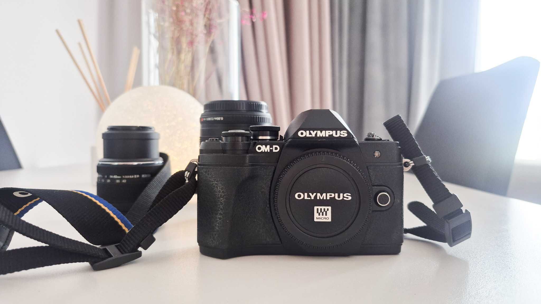 Olympus OM-D E-M10 Mark III body i dwa obiektywy