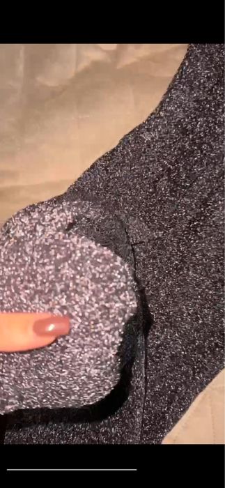 Неймовірна сукня з люрексом блискітками та вирізом на ніжку