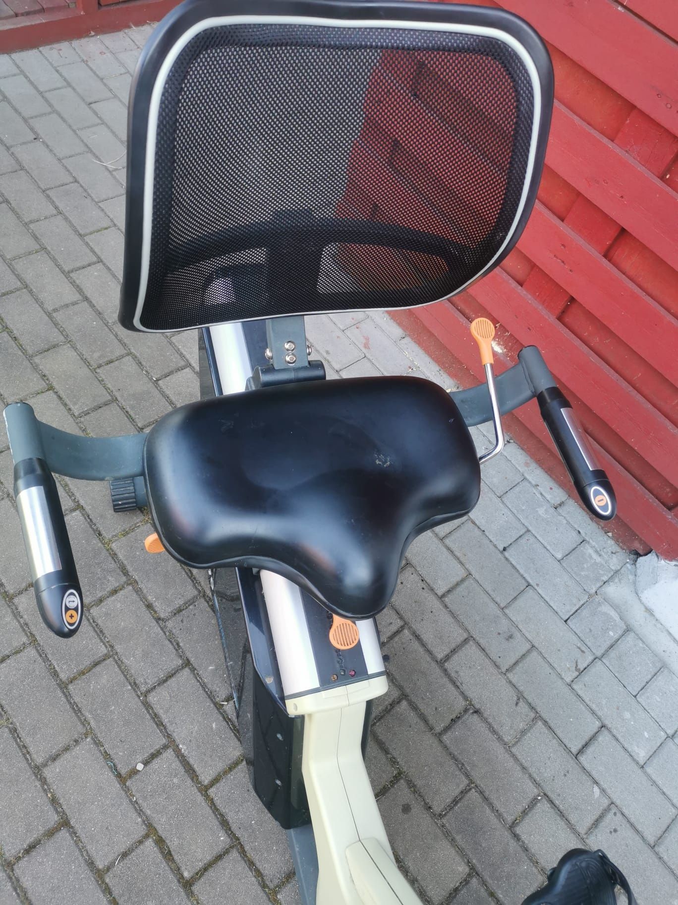 Rower poziomy CardioStrong BC70 – komfortowy, magnetyczny, idealny do