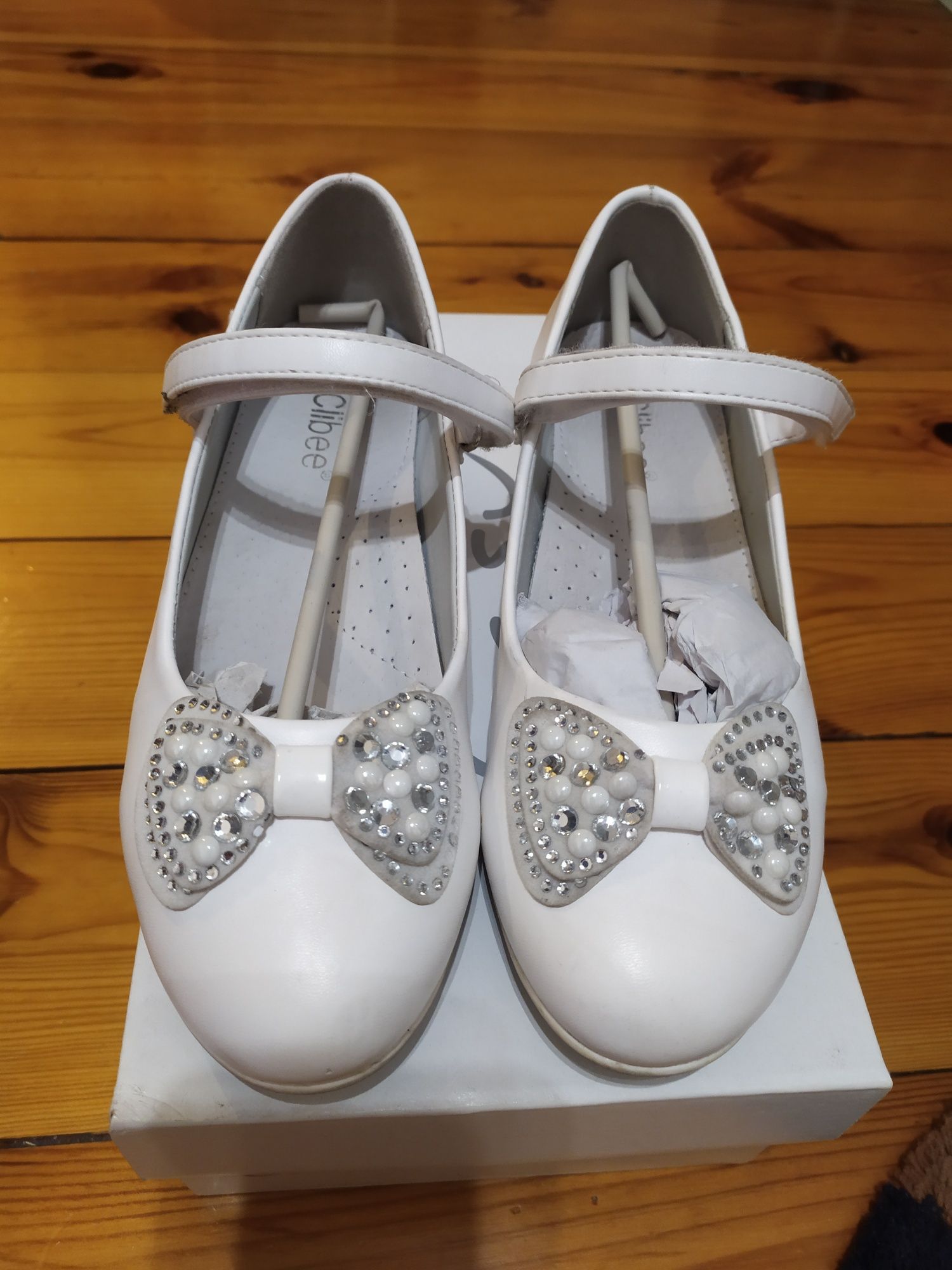 Buty komunijne białe balerinki