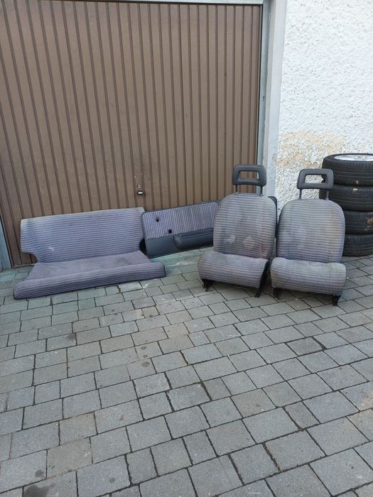 Fiat 126p wnętrze fotele kanapa boczki