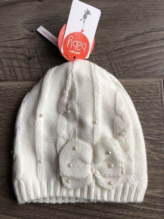 Шапка весняна дівоча