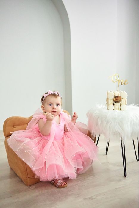 Прокат дитячої сукні, прокат крил, прокат сукні