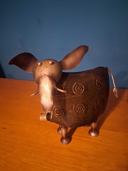 Elefante decorativo em metal 36 cm X 36 cm X 11 cm