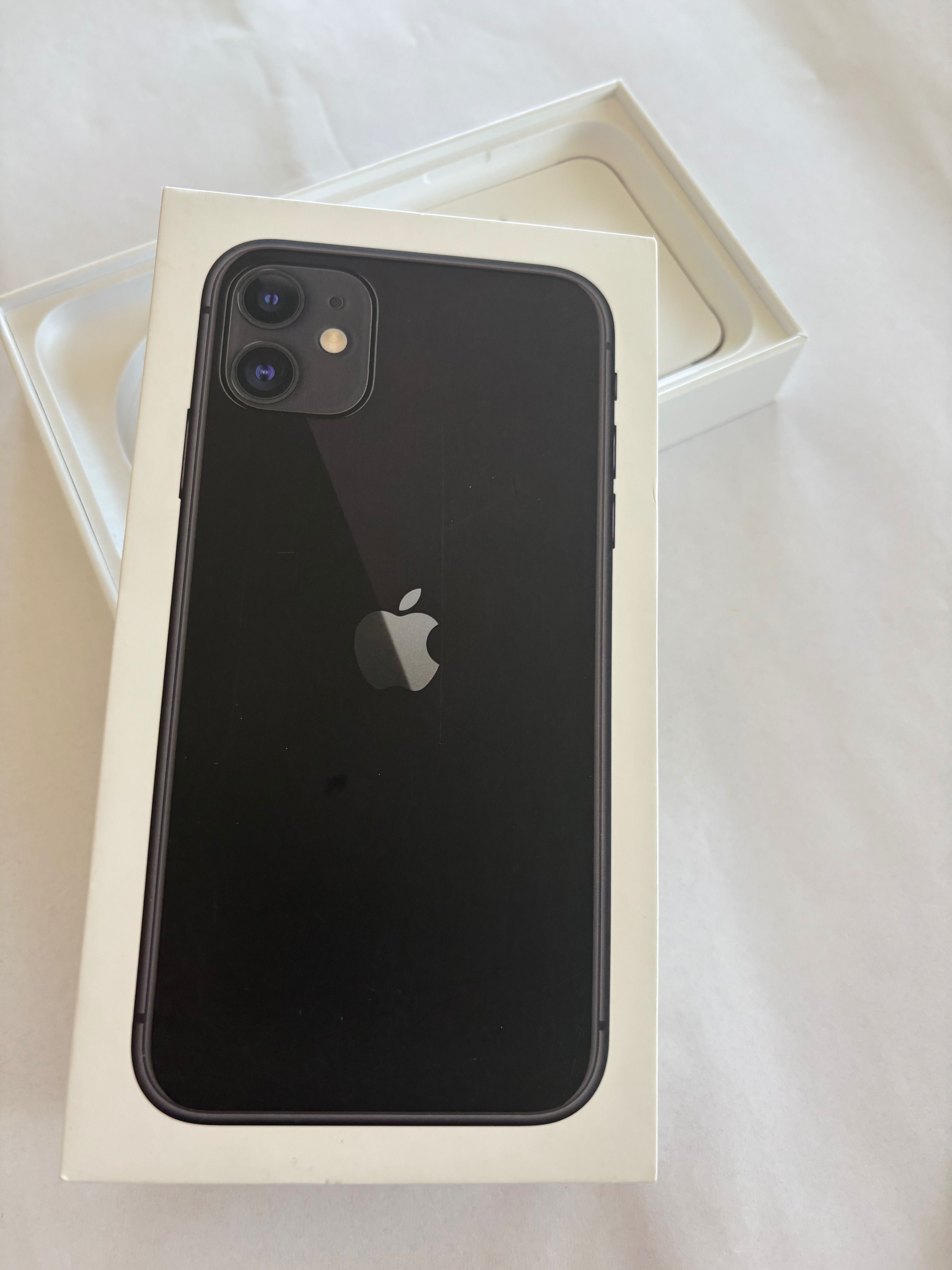 iPhone 11 64GB stan bardzo dobry plus