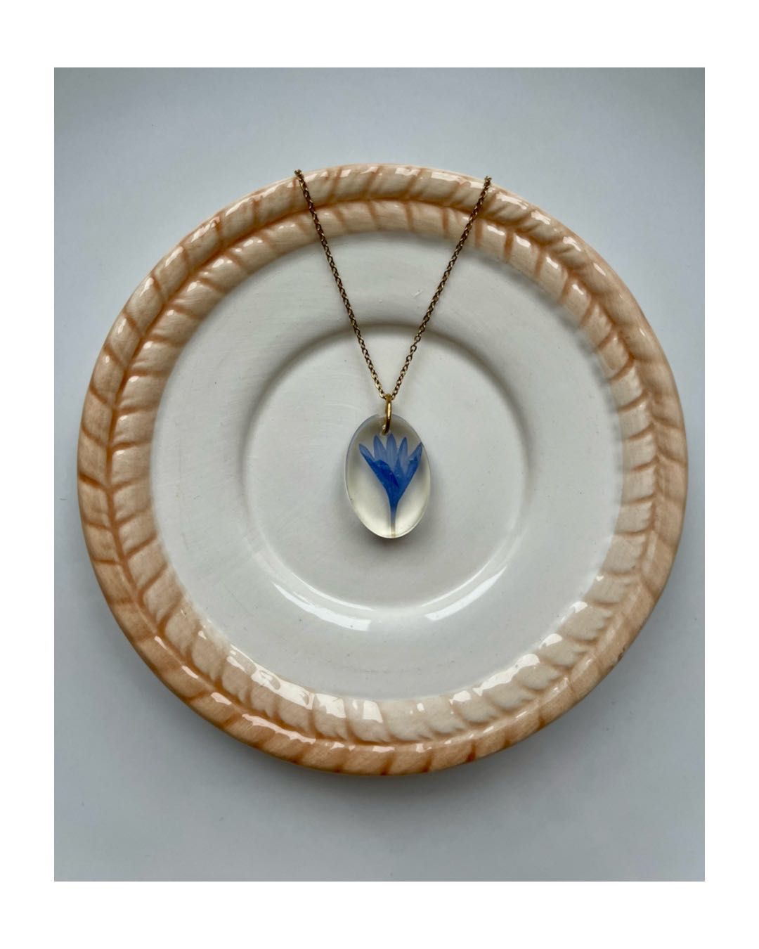 Zawieszka „bleuet” biżuteria żywica handmade