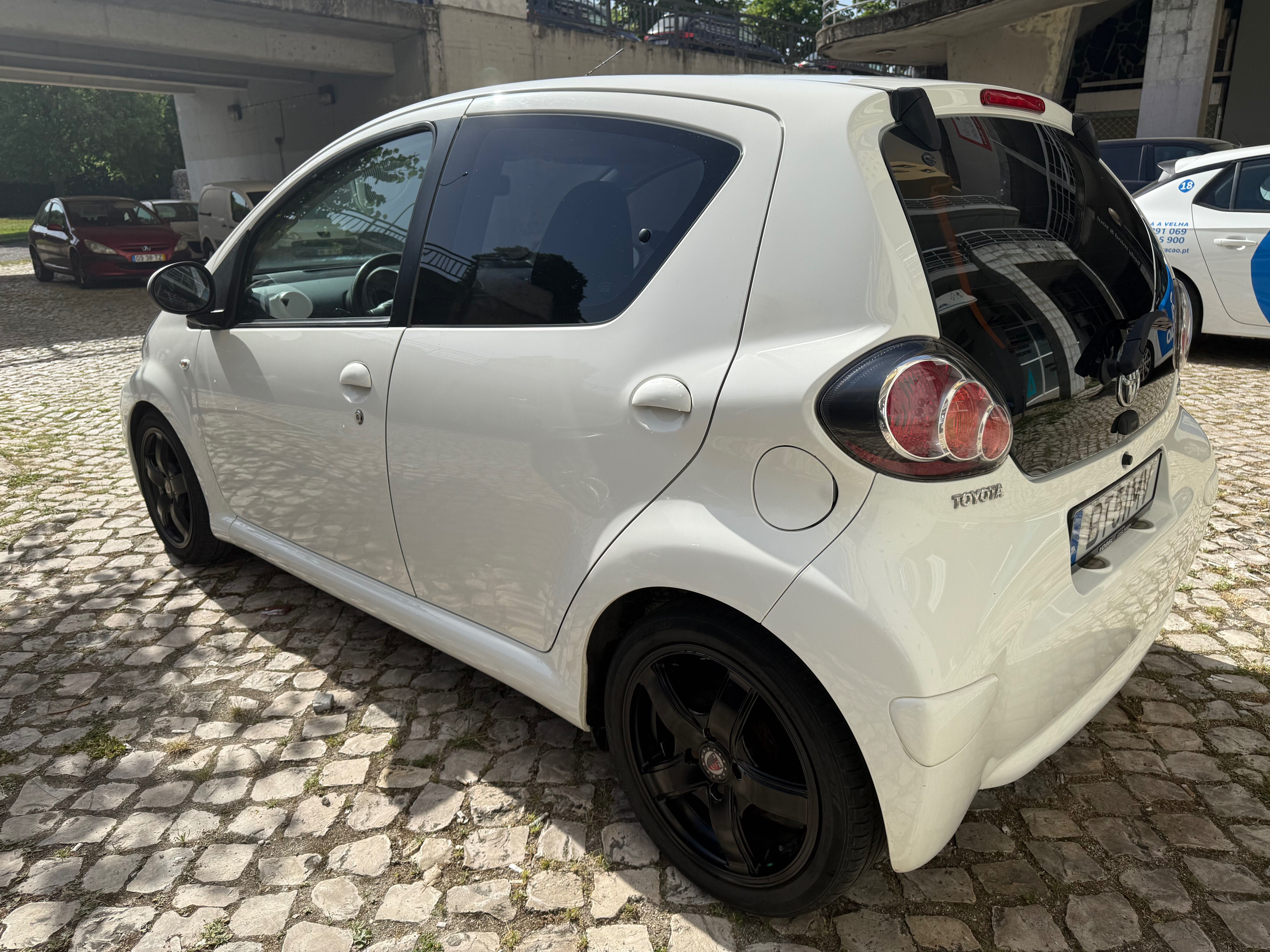 Toyota Aygo 2013 cor branca