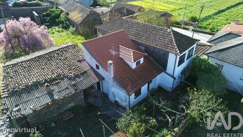 Casa de Campo T4 em Veiga de Lila de 461,00 m2