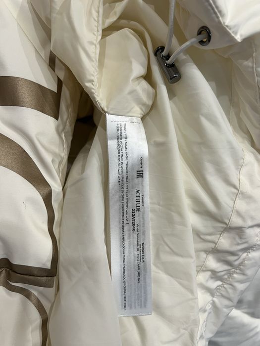 Светлое  пальто Twin set 48/54