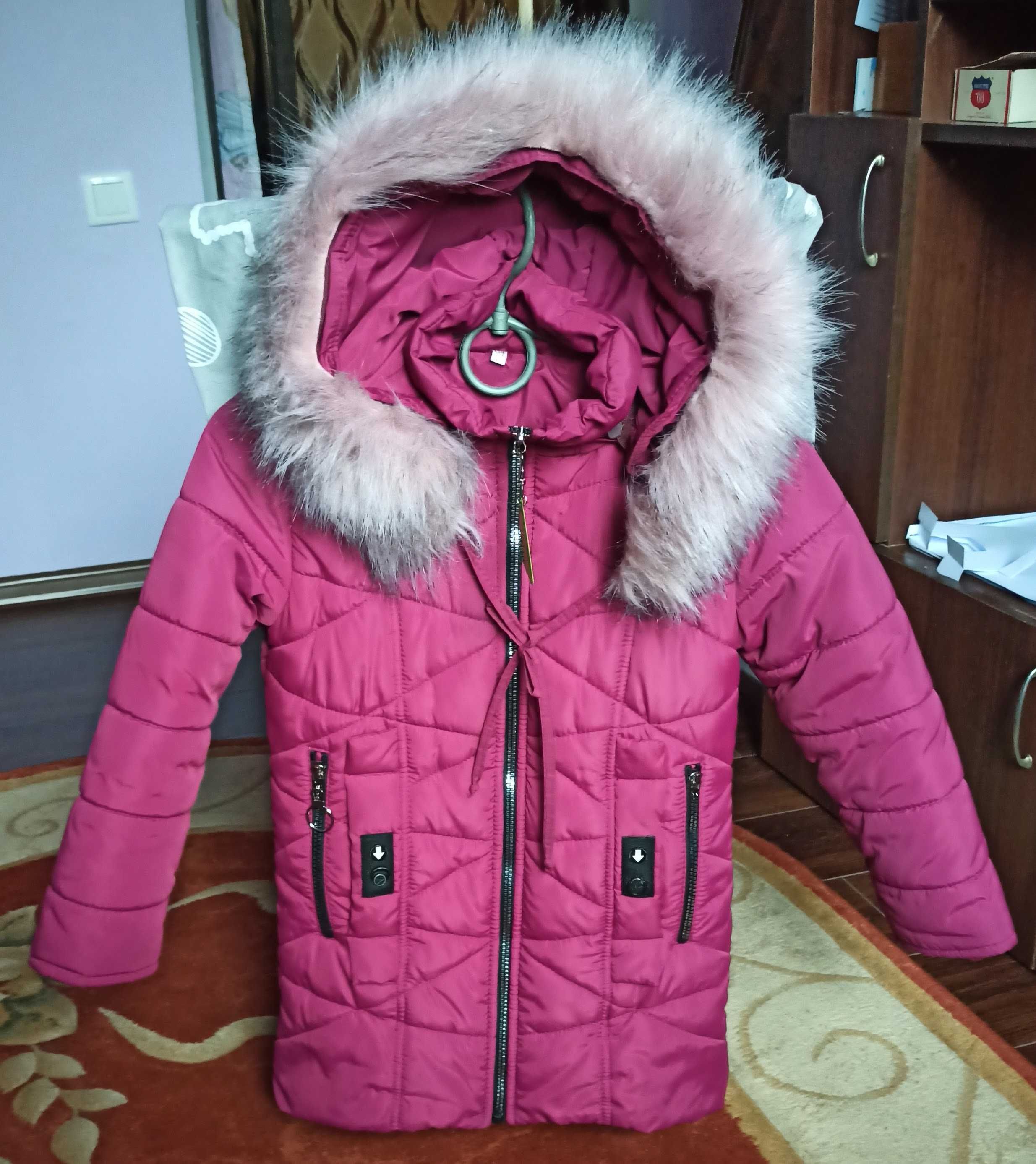 Зимова куртка дівчинці на зріст до 122 см або вік 7 років