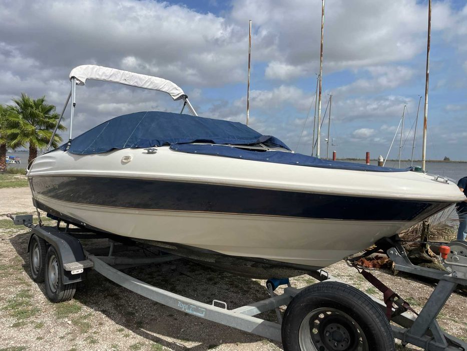 Oportunidade! Bayliner impecável pronto pra navegar!