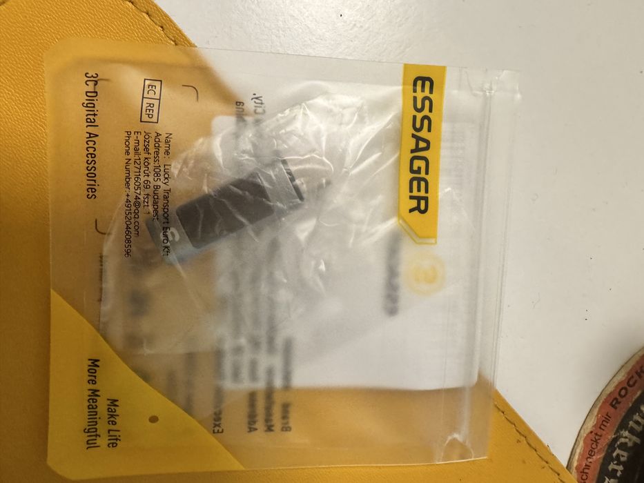 Перехідник Essager Apple Lightning мама - USB-C папа 30 Вт з дисплеєм