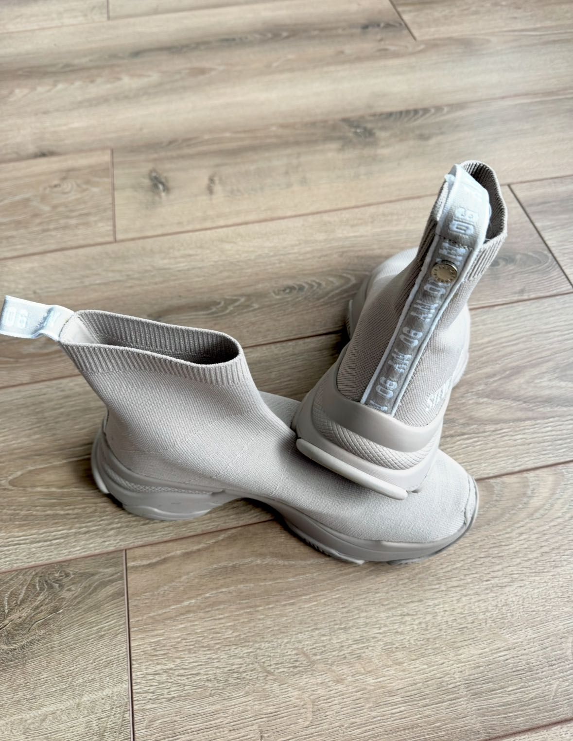 Нові оригінальні кросівки Steve Madden
