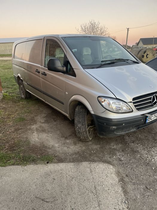 Мерседес віто 111 2005 року