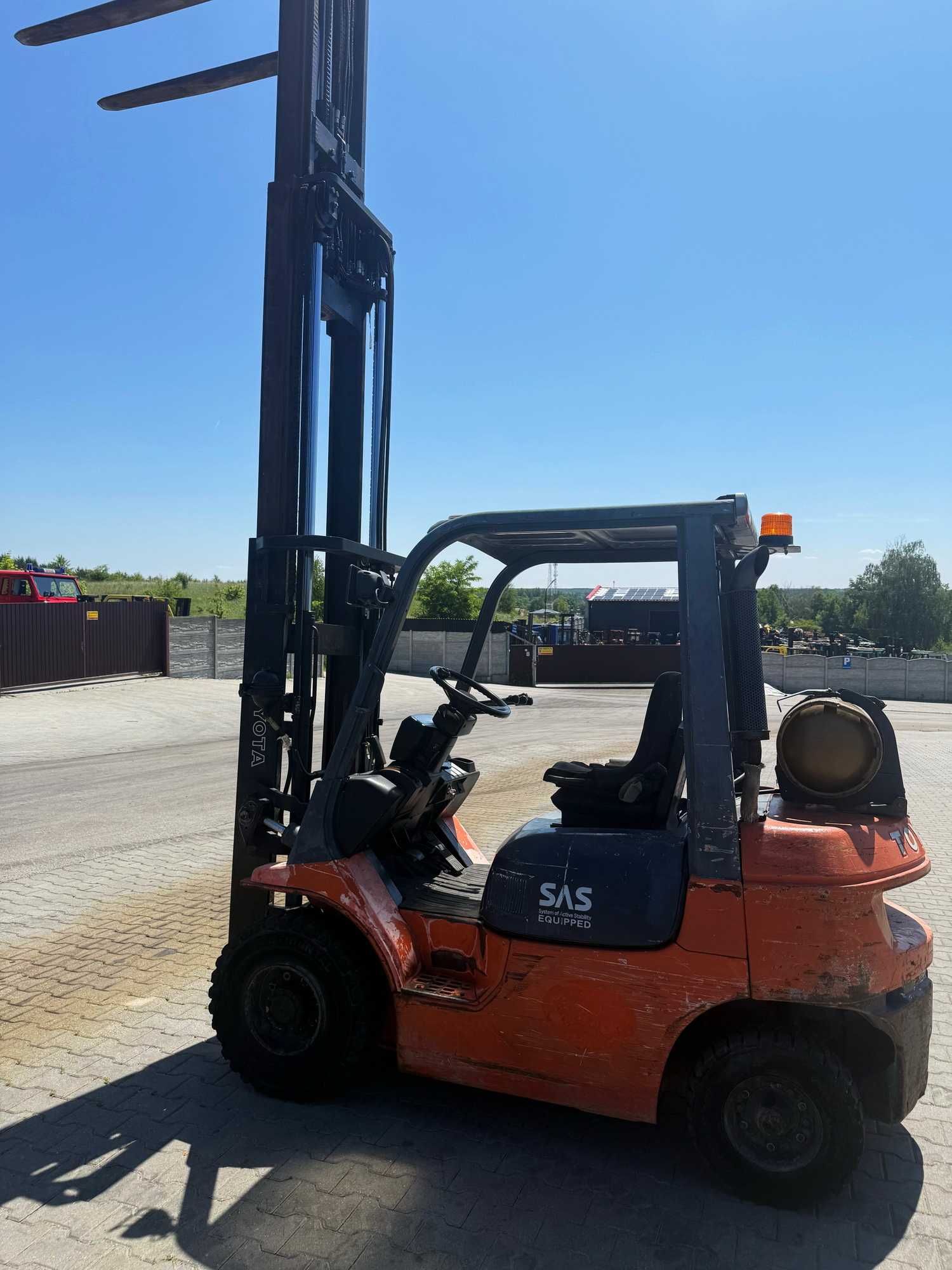 wózek widłowy TOYOTA 7FGF20 LPG 2000kg Triplex 4.30m 9800mtg 2001'