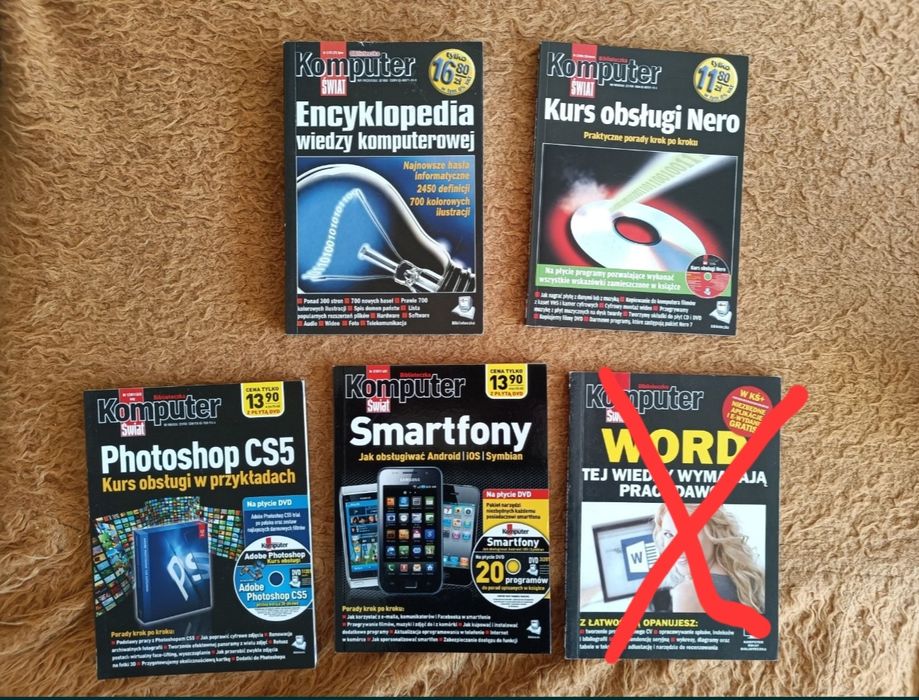 Biblioteczka komputer świat