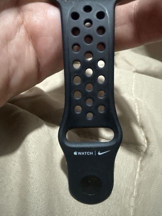 Apple Watch Serie 7 45 mm com bracelete preto Nike