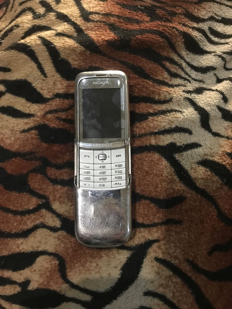 Nokia8820i erdos