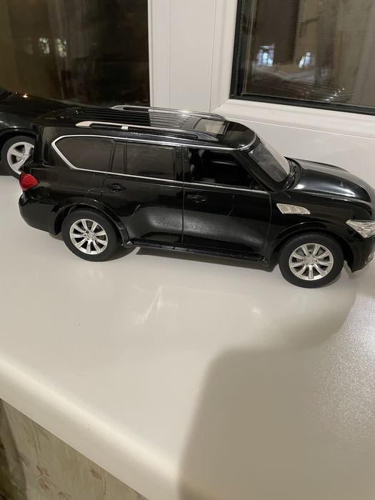 Игрушечная машинка 32 см длина