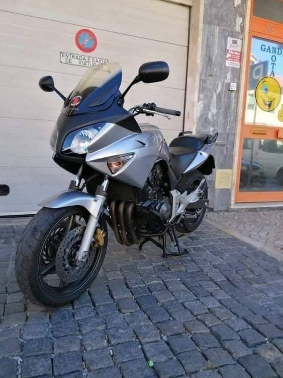 Honda CBF  600cc