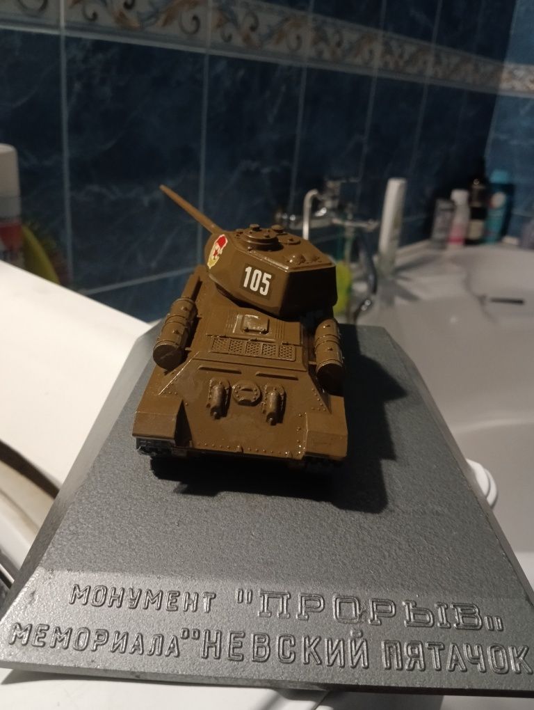 Продам модель т-34