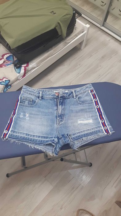 Жіночі джинсові шорти