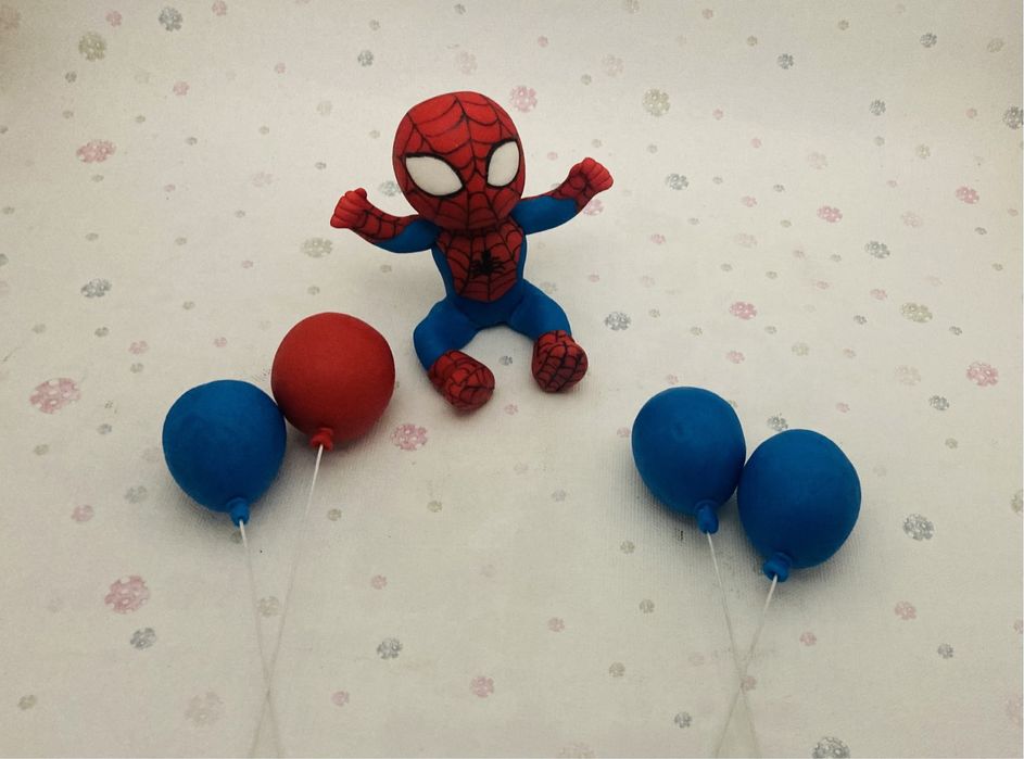 Figurki na tort z masy cukrowej spiderman