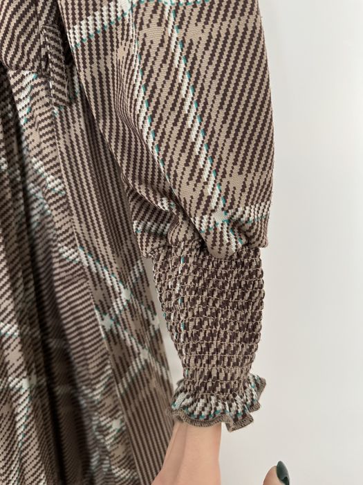 Sukienka jesienna plisowana na pasek