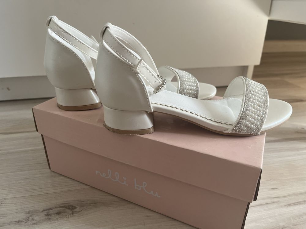 Buty dla dziewczynki biale