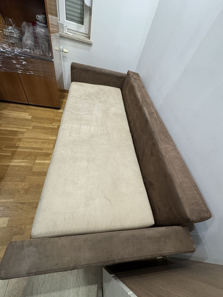 Sofa rozkładana welur brąz z pojemnikiem