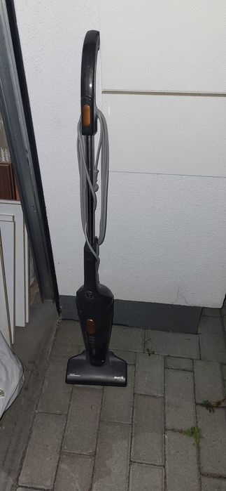 Odkurzacz pionowy deerma 
Bezworkowy
Mocny, bardzo dobrze zbiera kurz