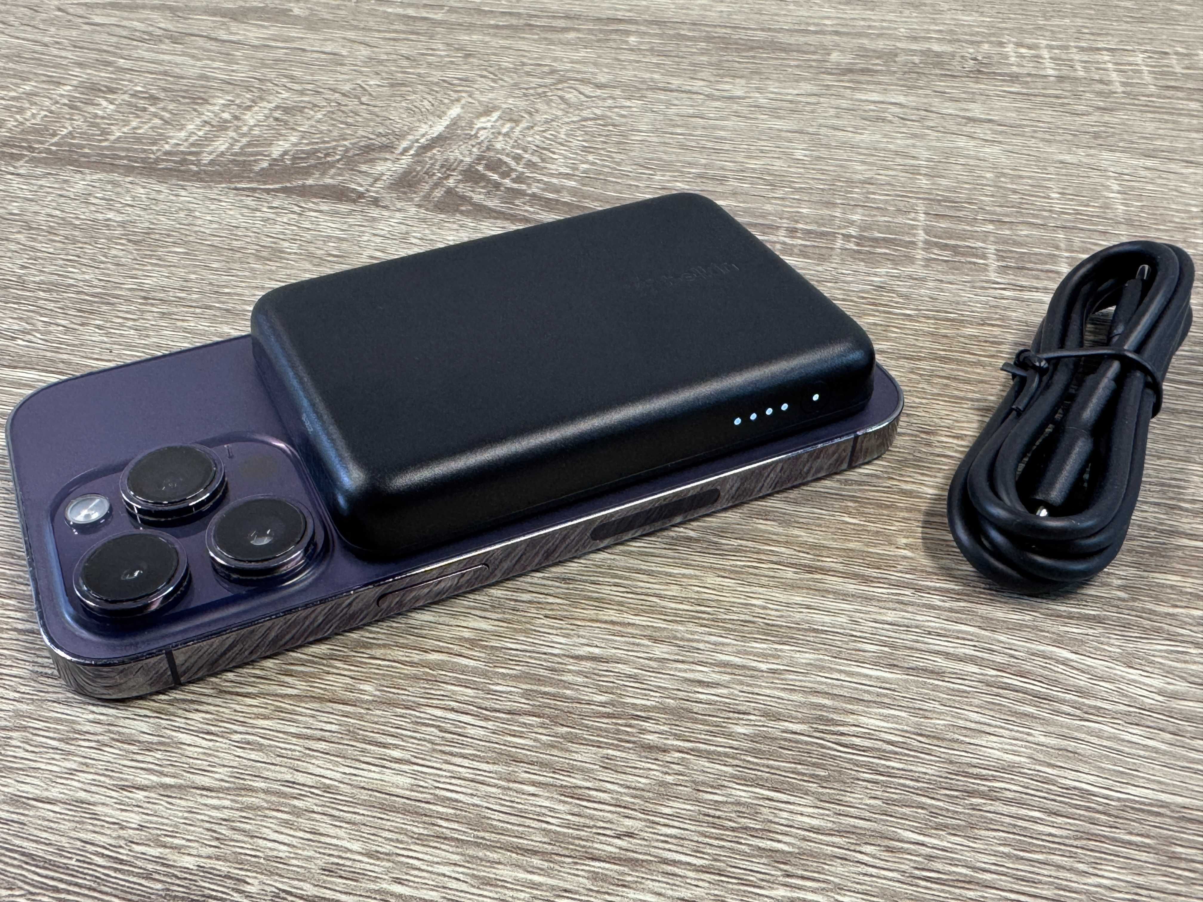 Портативний зарядний пристрій Belkin 2500mAh MagSafe Power Bank Black