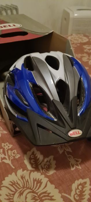 Capacete.   Bell