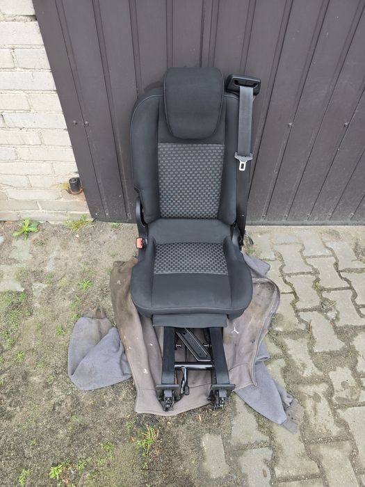 Fotel śrdkowy stolik ford Tourneo Custom  2023r