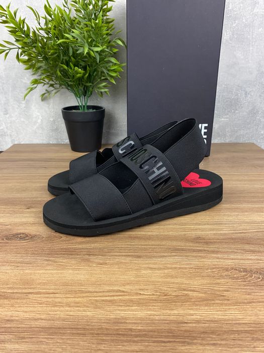 Damskie buty Love Moschino r. 35 – designerskie klapki z logo