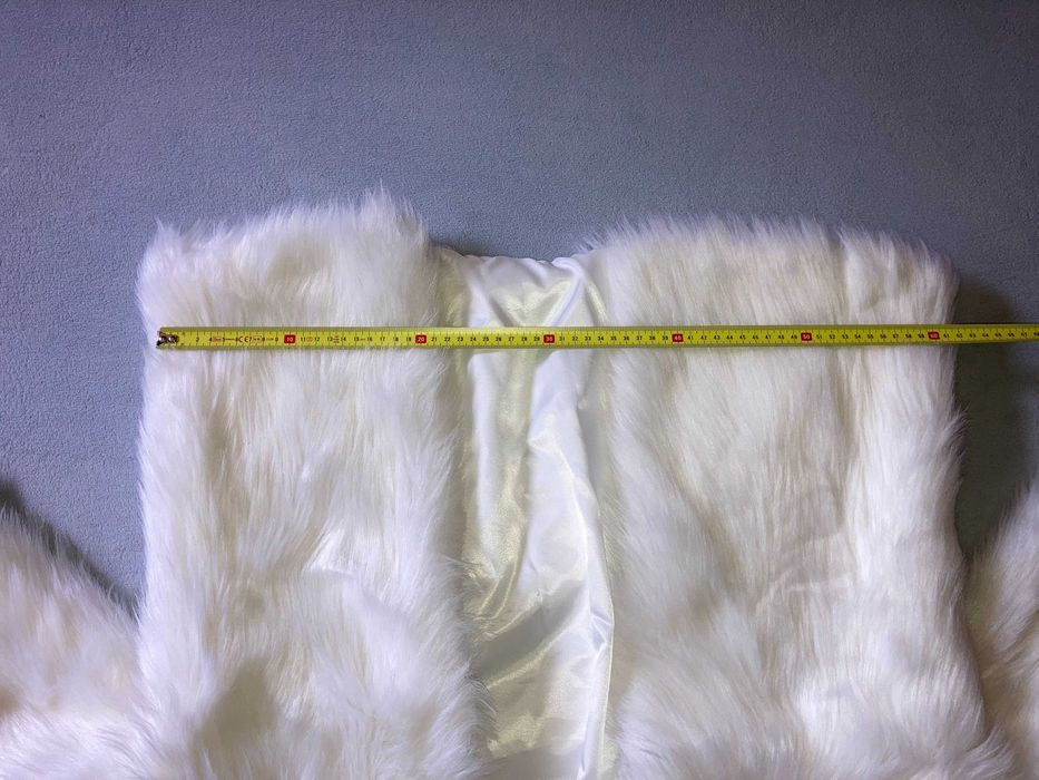 Białe futro sztuczne unisex