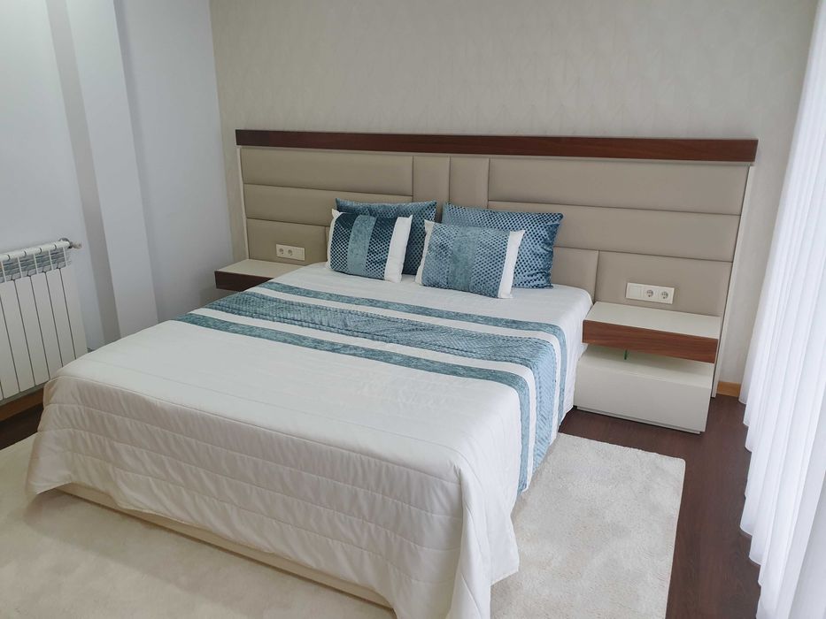 Cama de casal estofada