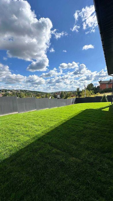 Просторий будинок в Лісниках з панорамним видом — мальовниче місце!