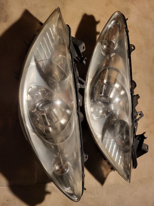 Peugeot 307 fl 2 lift t6 hatchback sw lampa prawa lewa przód soczewka