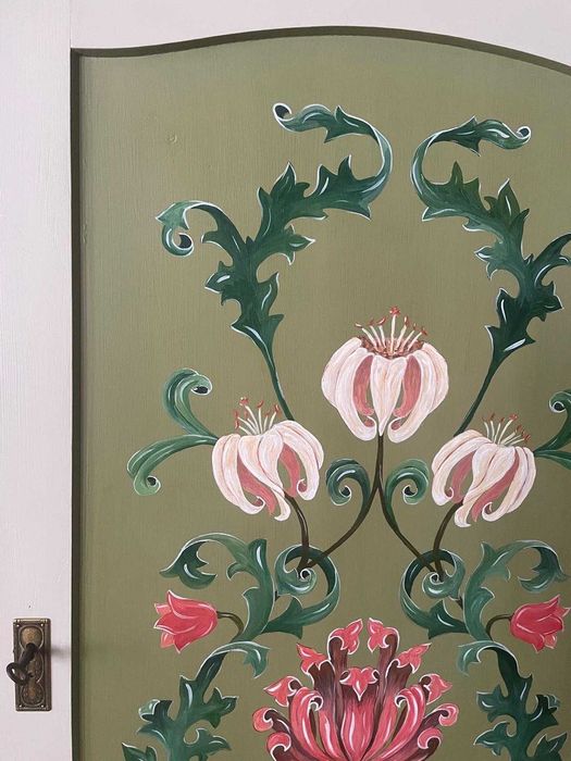 Szafa sosnowa, stara, ręcznie malowana, rezerwacja