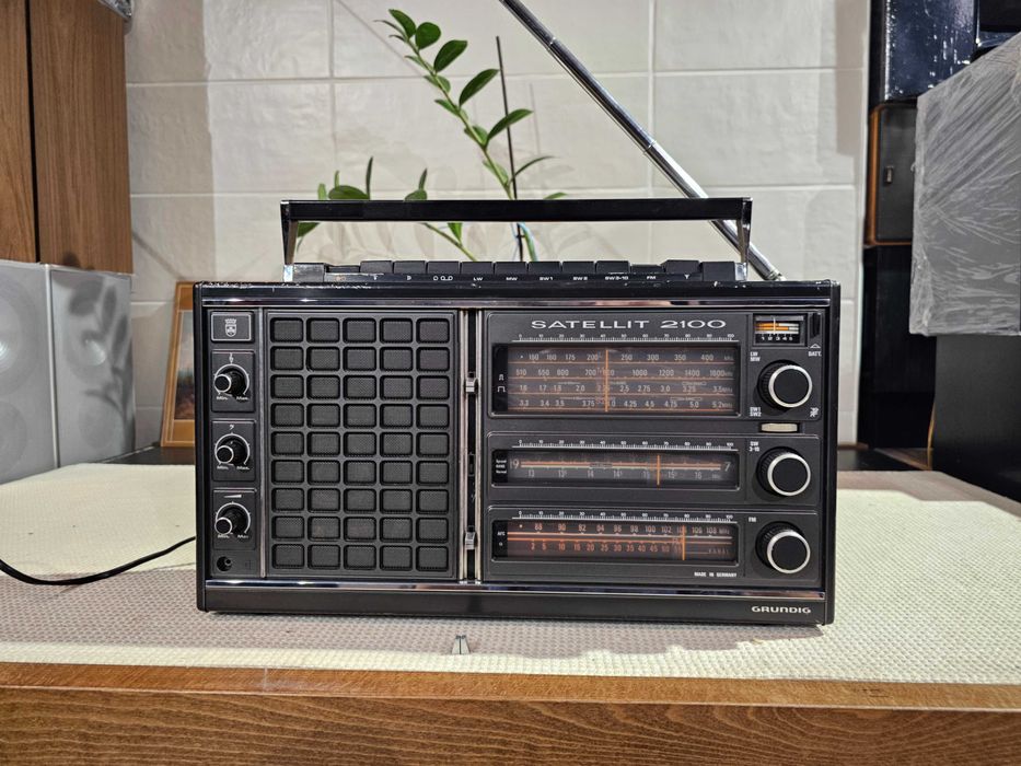 Grundig Satellit 2100