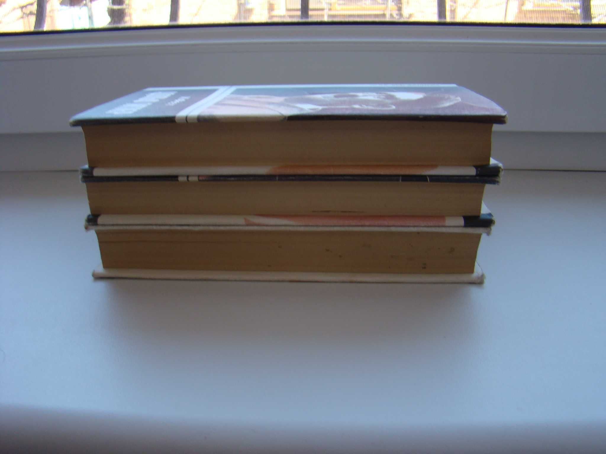 Адольф Гитлер биография Иоахим К.Фест, 1993 г. в трех томах.