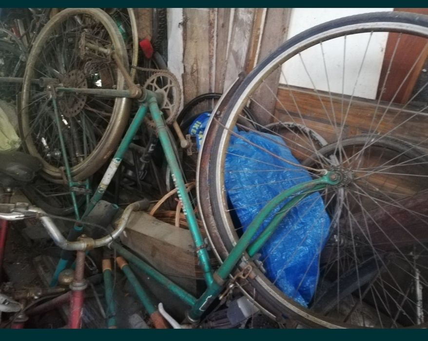 Stary rower, części rowerowe