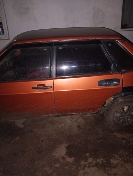 Продаю машину на запчасти но вона на ходу газ бензин