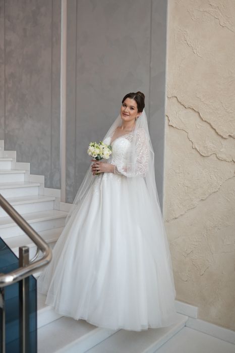 Продам весільну сукню не вінчана , одягалась тільки на розпис, L Xl