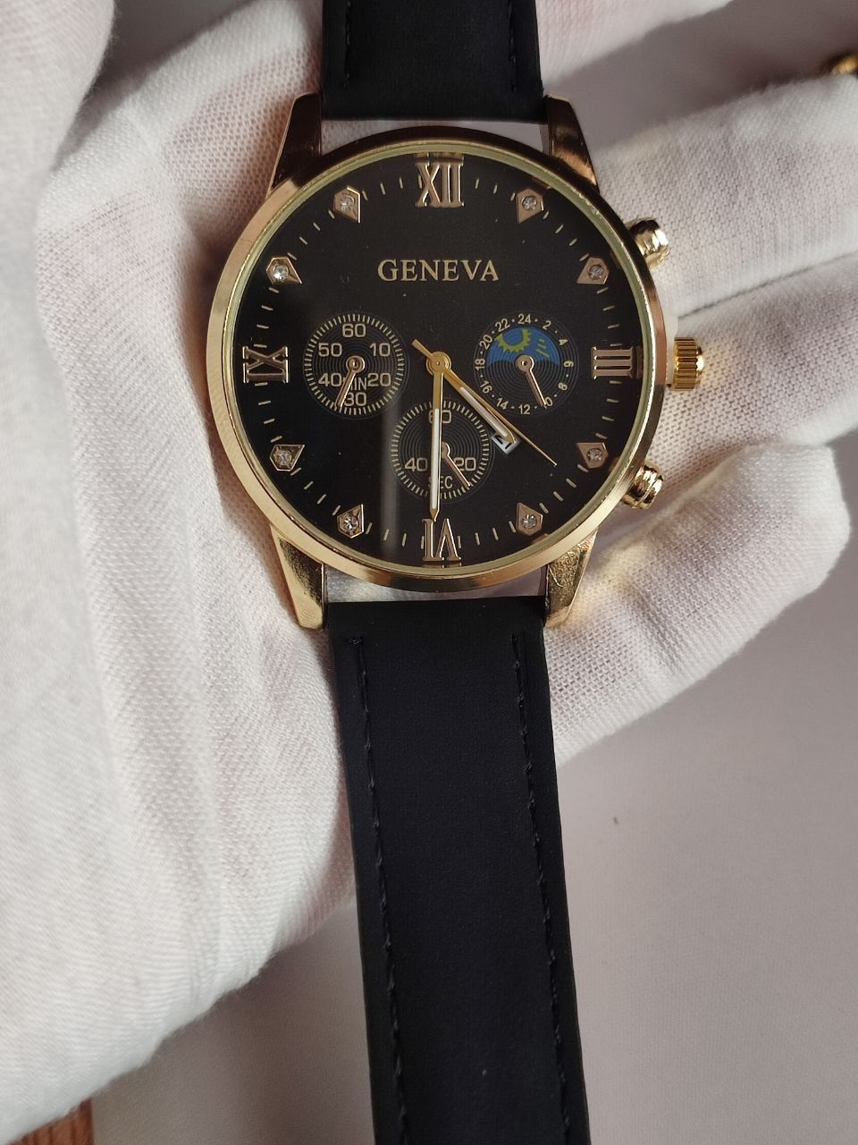 Гарний і стильний чоловічий годинник і браслет